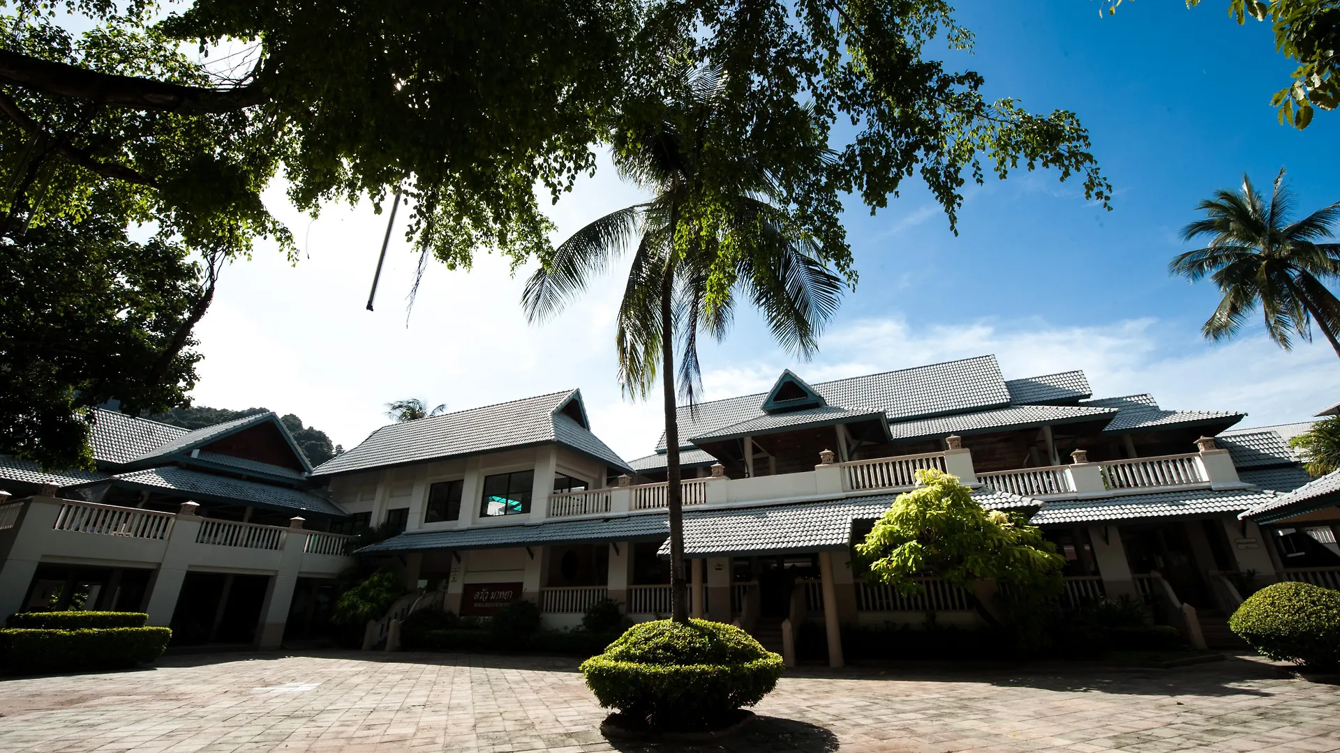 Phi Phi Island Cabana Hotel